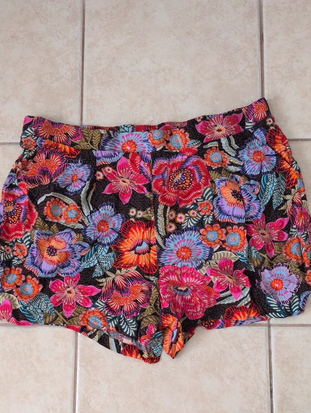 Torrid Floral Print Shorts Size 4